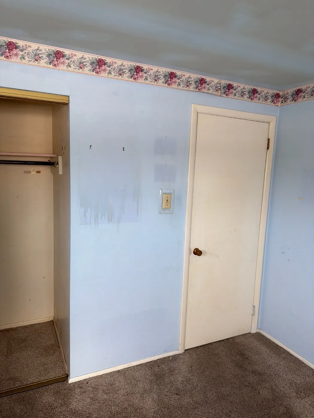 Thermal imaging during water damage assessment in Hadley Hills residence